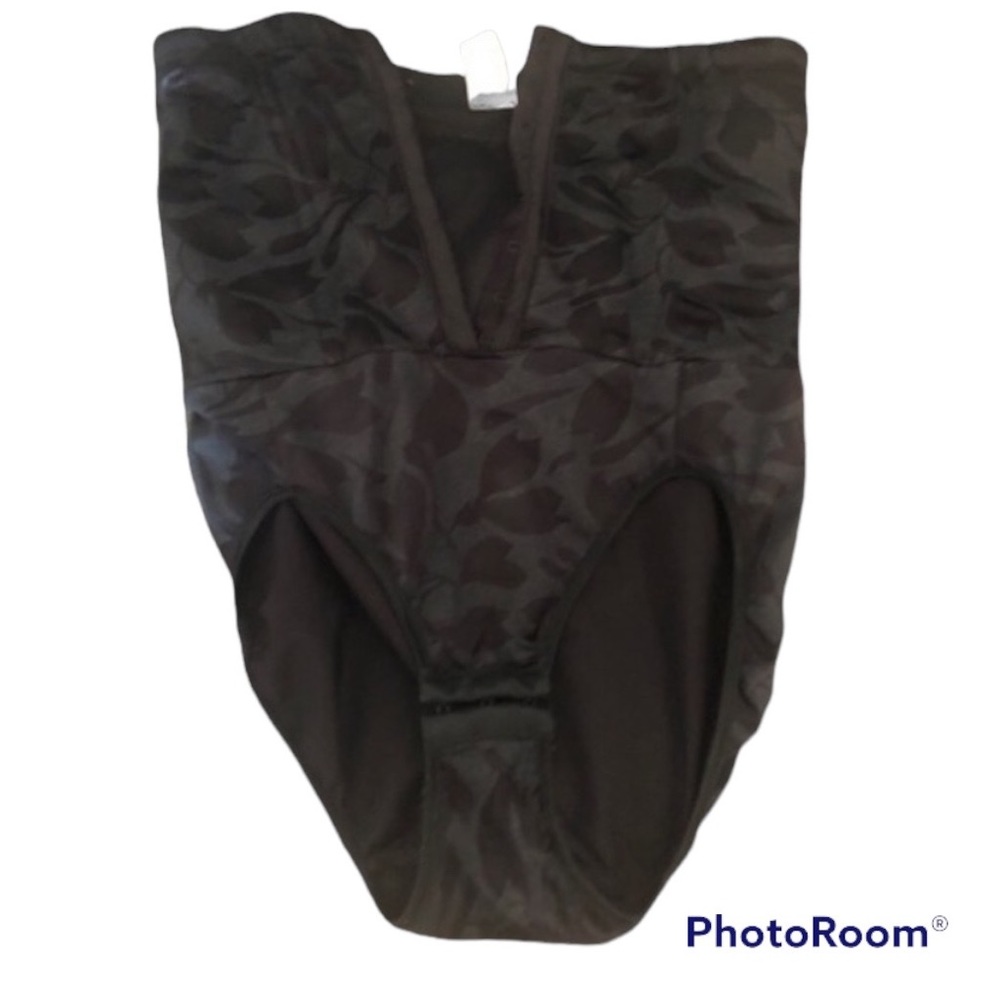CACHE undergarment shaper size medium